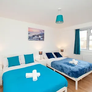 immaculate-house-next-to-london-excel.brighton-hotels-england.com/