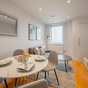  Apartment Cosy 1 Bedroom In The Heart Of
